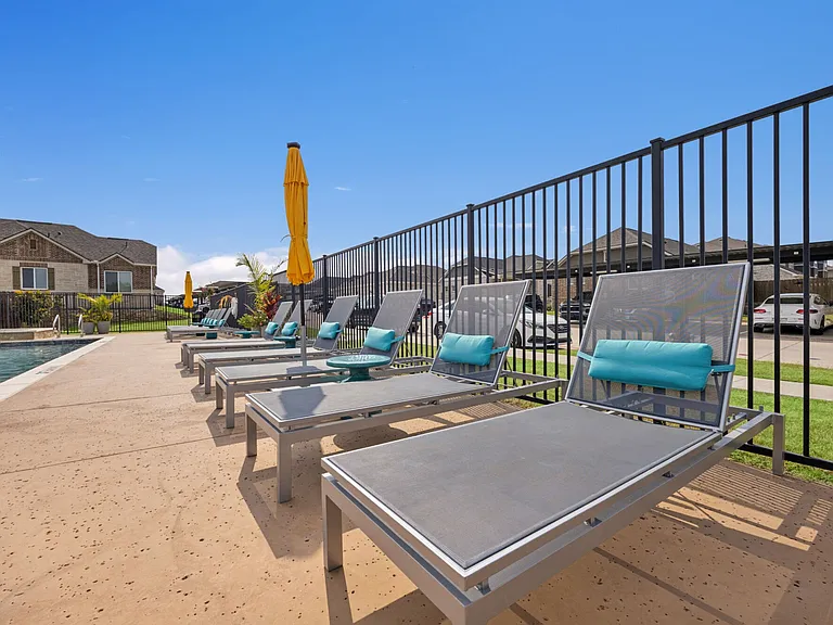 VLux Stoneridge — Photo 117
