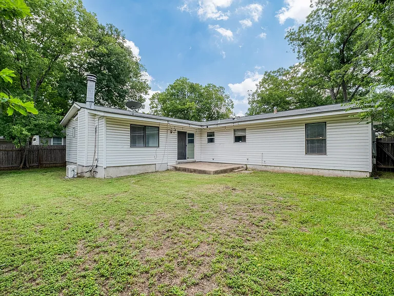 8202 Polar Dr — Photo 24