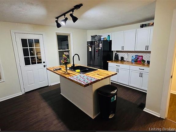 5th image of 715 Walnut Street