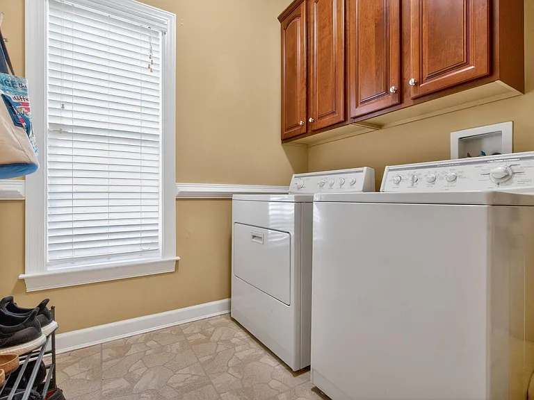 401 Hilton Head Ct — Photo 31