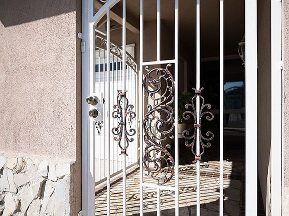 4th image of 5821 Westmoreland Cir