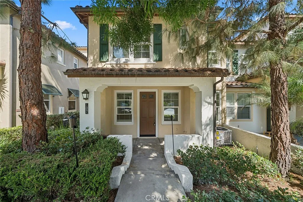 3 bed, 2.5 bath, 1443 sqft, $4,400 — Photo 2