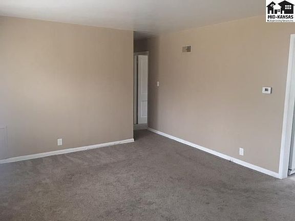 2nd image of 23 Meadowlark Ln