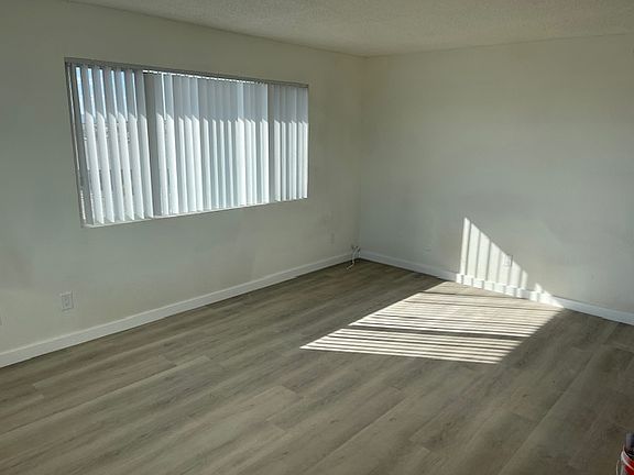 2nd image of 2070 Sahara Dr APT 4