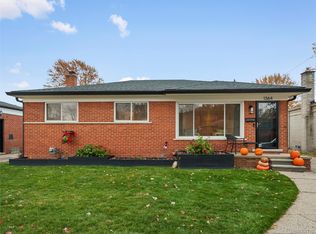 1364 Fontaine Ave, Madison Heights, MI 48071