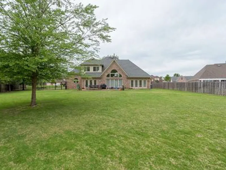 9064 Carriage Creek Rd — Photo 2