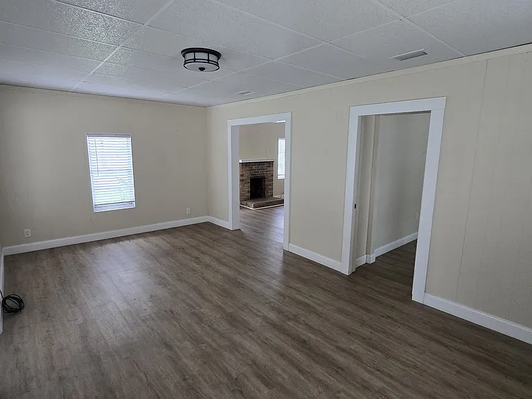 4402 Old Road 37 — Photo 13