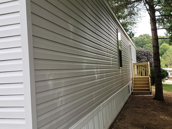 3rd image of 251 Birdsall Dr E