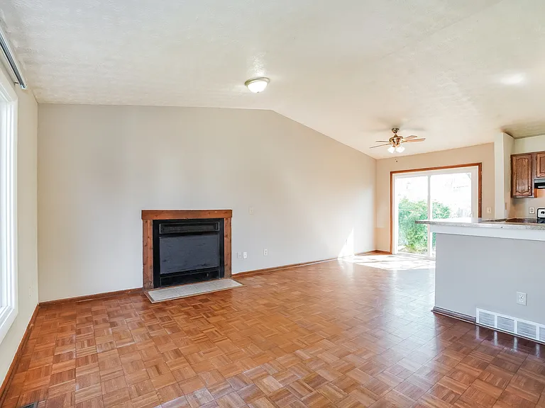 5380 Aqua St — Photo 3