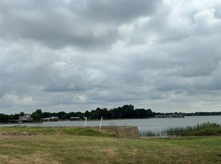 1813 Laguna Bay S, Azle, TX 76020