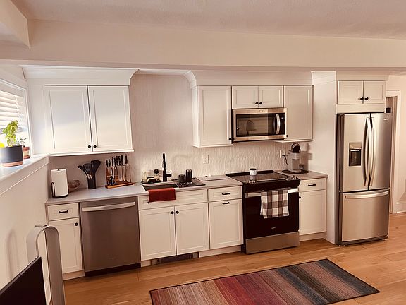 3rd image of 83 Chestnut St