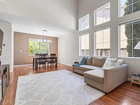 5th image of 721 Rock Rose Way