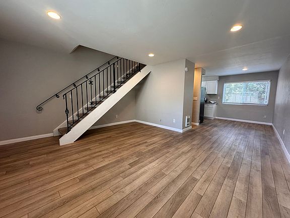 2nd image of 2582 Del Mar Heights Rd Unit 22
