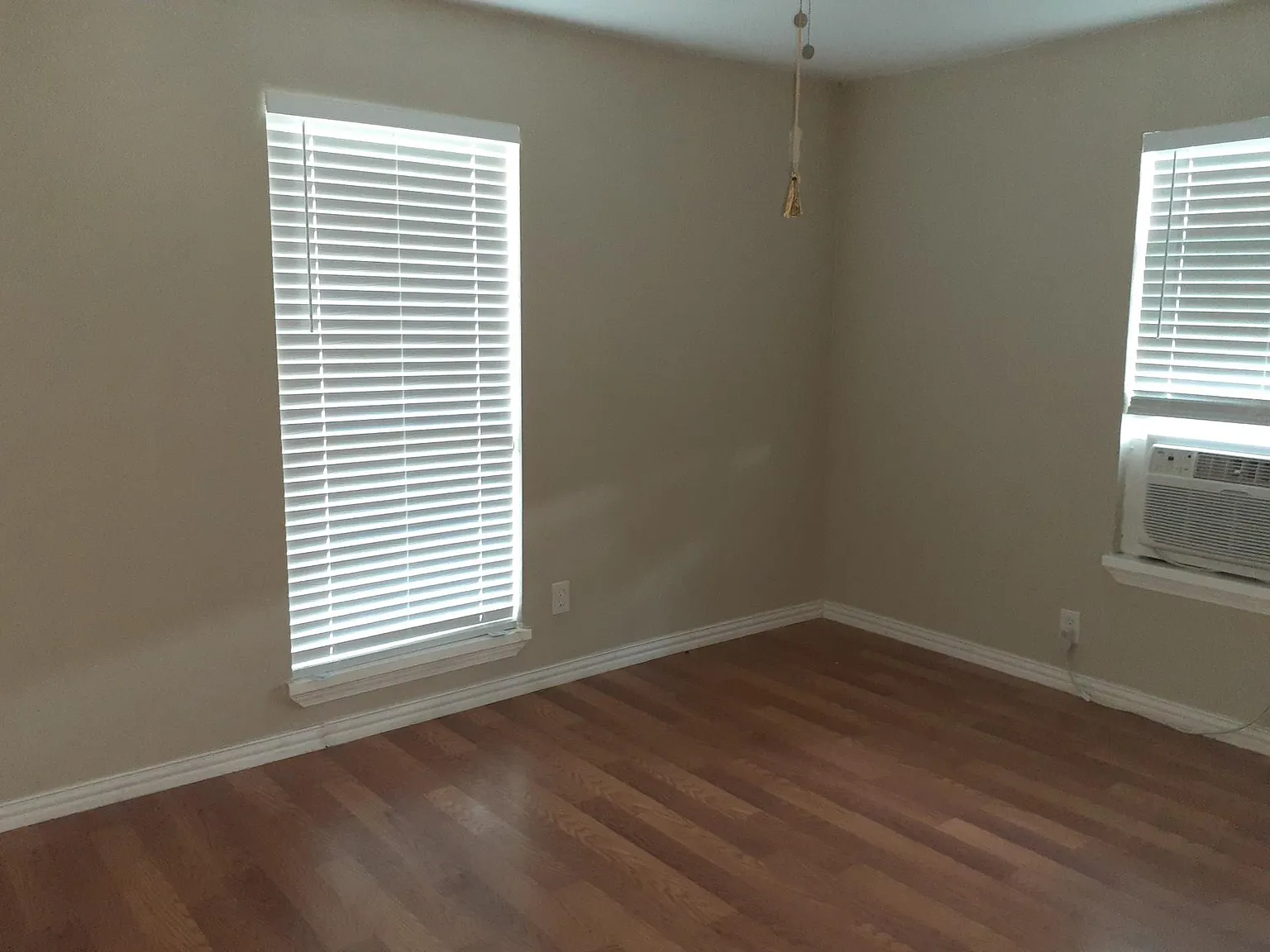 2 bed, 1.0 bath, 1002 sqft, $1,525 — Photo 4
