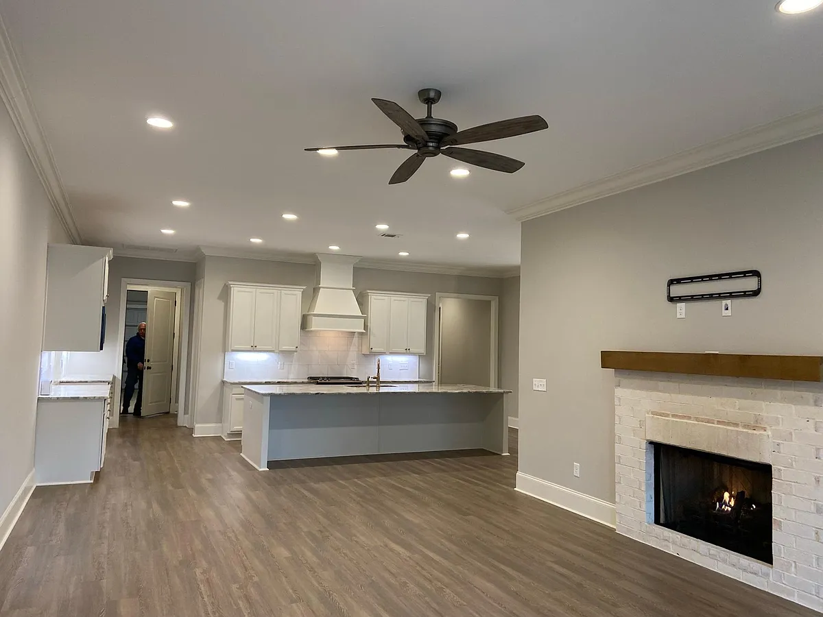 Den and kitchen - 1082 Titleist Way
