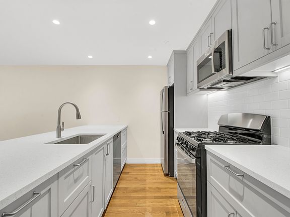 3rd image of 466 Henry St #1