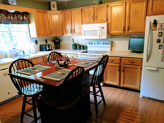 3rd image of 408 McKeever Ln
