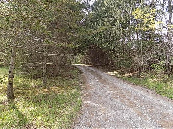 5th image of 7685 Poplar Dr