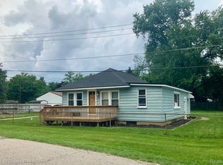 320 W Beechdale St, Commerce Township, MI