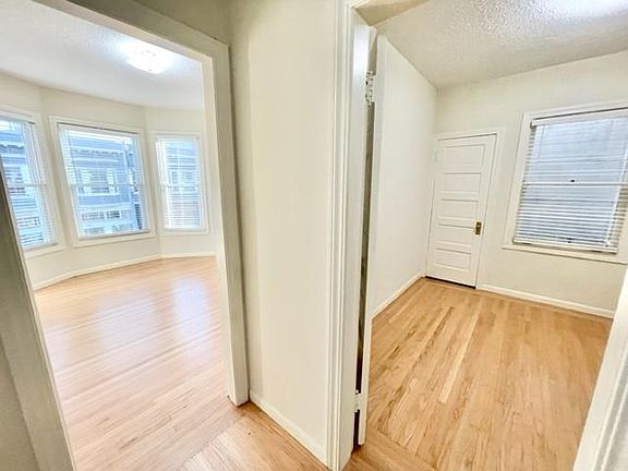 4th image of 3324 Sacramento St