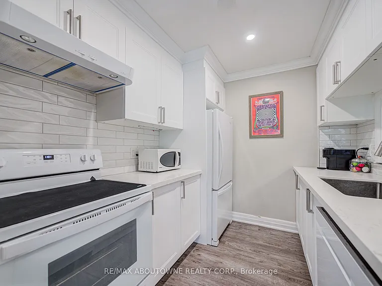 1450 Glen Abbey Gate #214 — Photo 14