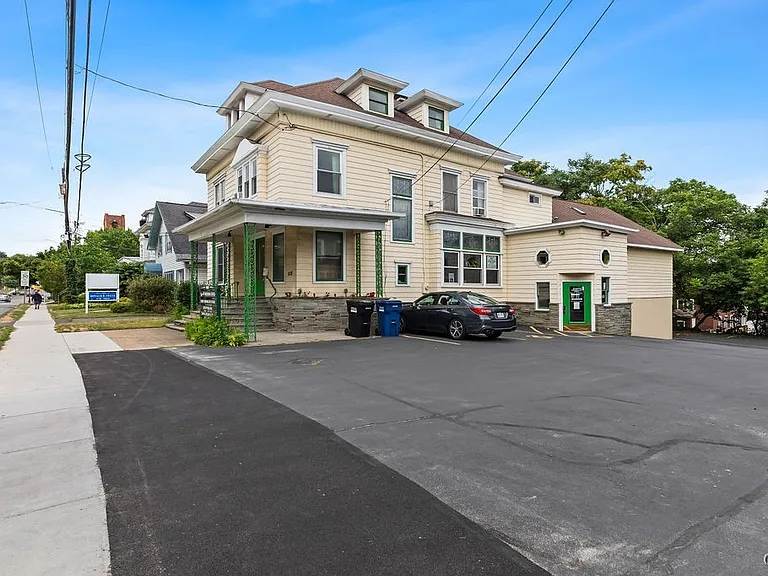 1628 W Genesee St — Photo 3