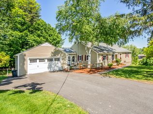 70 Hornbeam Hill Rd, Chelmsford, MA 01824