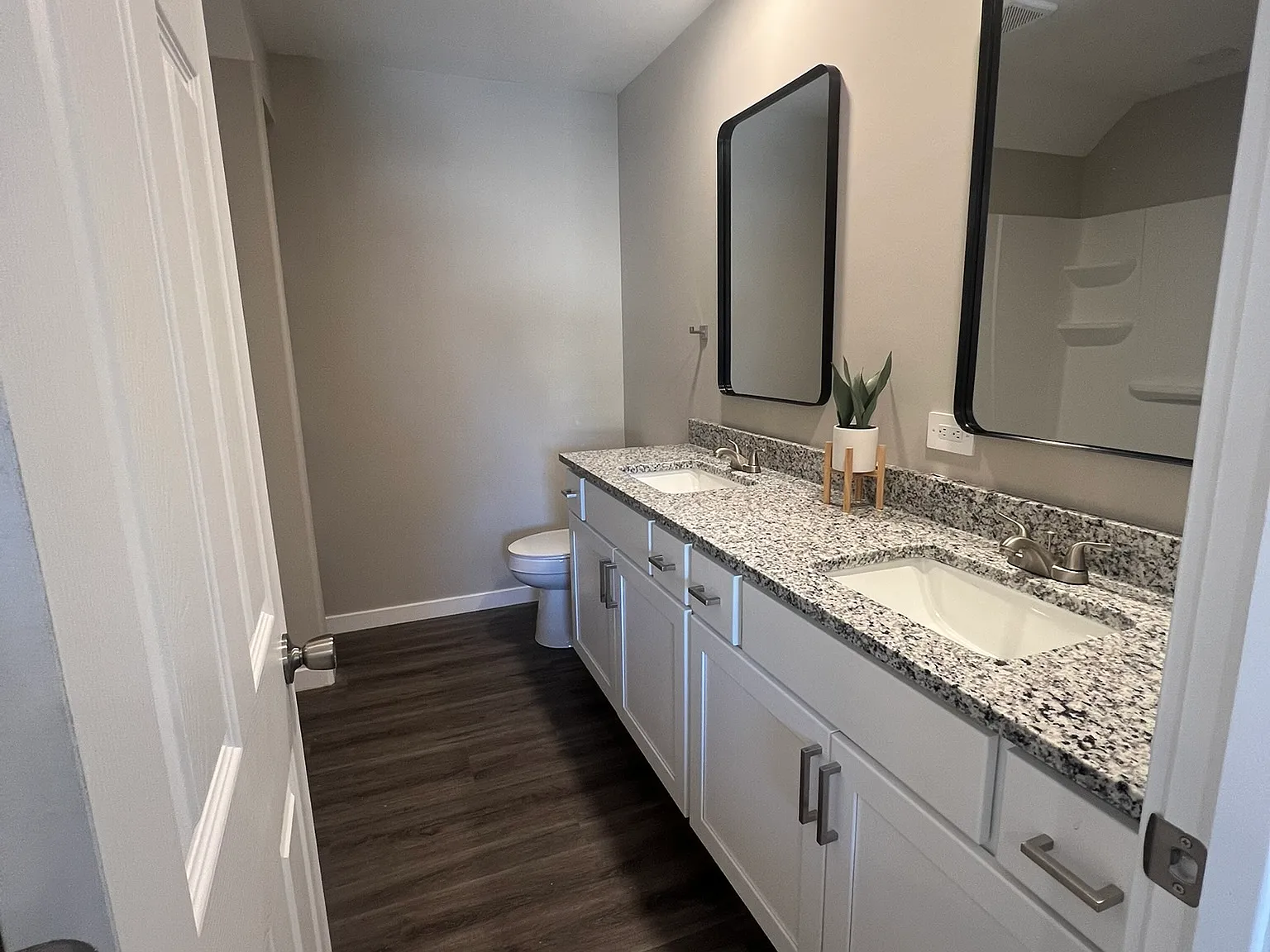 442 Wood Avenue - 1 — Photo 3