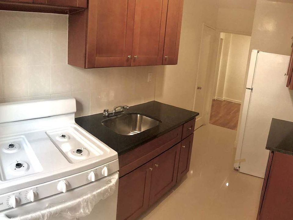 1st image of 14018 Burden Cres APT 303