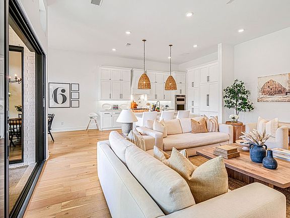 5th image of 4421 Rosedale St