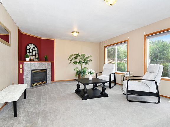 3rd image of 1420 N Q Cir