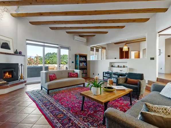 3225 Calle Celestial, Santa Fe, NM 87506