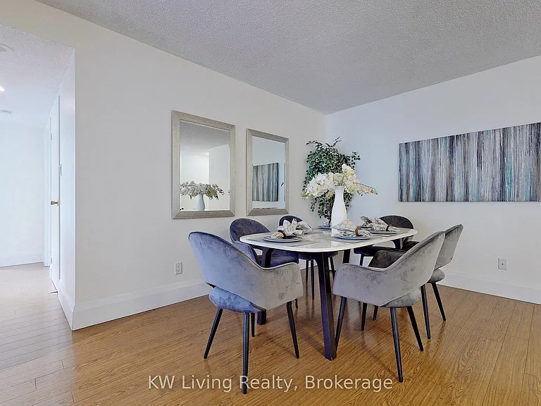 633 Bay St #814 — Photo 12