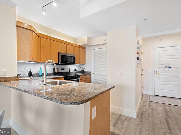 4th image of 631 D St NW APT 1136