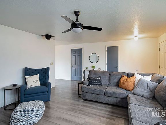 4th image of 1338 W Sandalwood Dr
