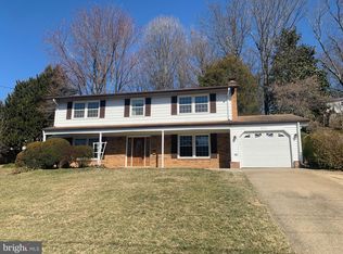 8522 Queen Elizabeth Blvd, Annandale, VA 22003