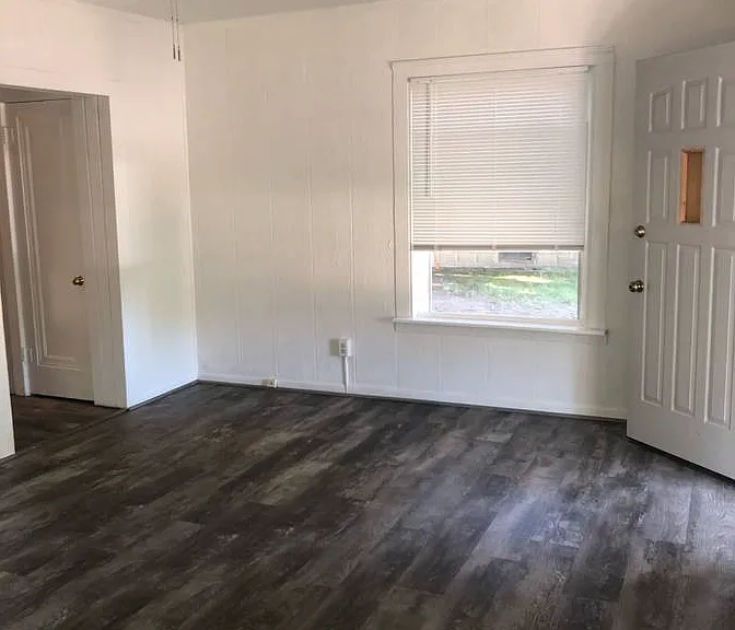 5676 Shaw St — Photo 15