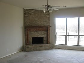 3rd image of 1922 Spencer Ln