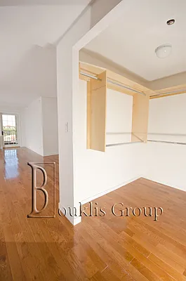 Rented by Bouklis Group | media 16
