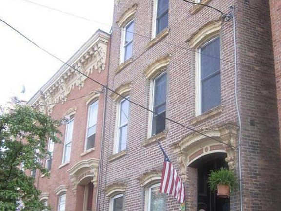2nd image of 294 Washington Ave APT 4