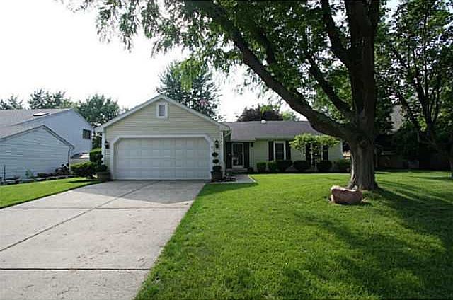 2nd image of 3801 Farmbrook Dr