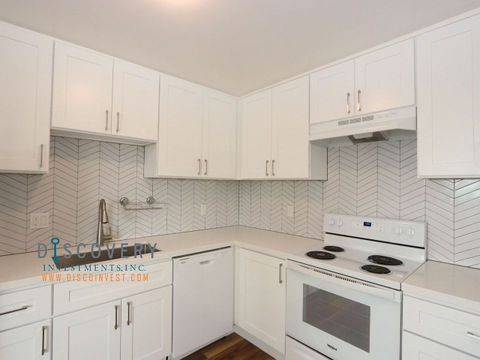 1st image of 1130 Wellington St APT 1