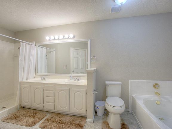 5th image of 3248 Briargrove Ln