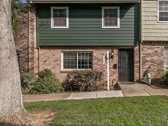 2nd image of 6385 Wexford Cir
