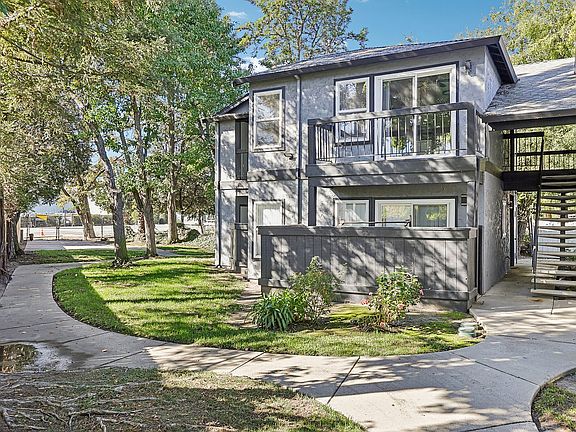 33-web-or-mls-50 Arthur Rd 210-S0411-001