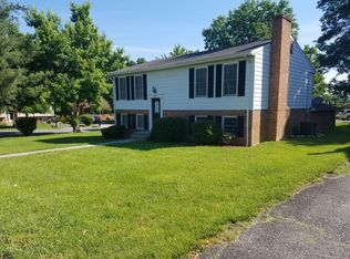 2047 Governor Dr, Roanoke, VA 24019