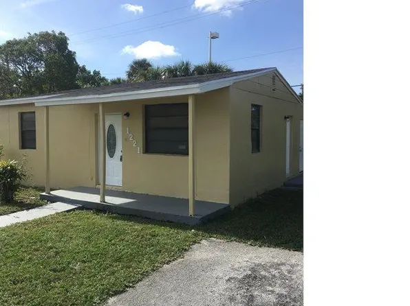 1221 NW 23rd Ter, Fort Lauderdale, FL 33311