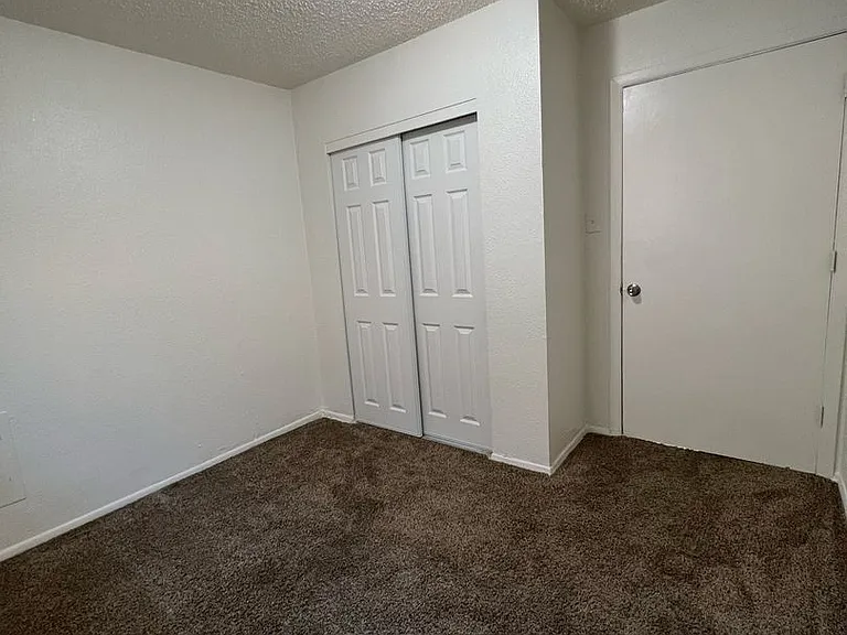 12700 Constitution Ave NE — Photo 17