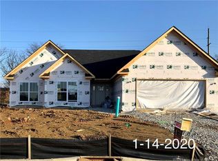 5736 Sugar Berry Ln, Jeffersonville, IN 47130