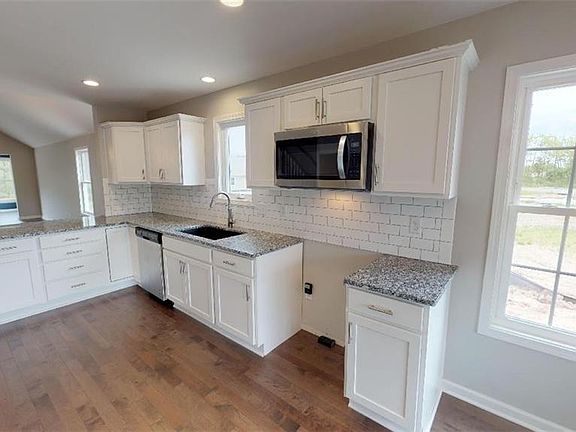 2nd image of 50 Willowford Dr